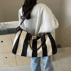 Screenshot 2025-10-31 at 19.27.40 Zebra Casual Vertical Stripe Travel Bag