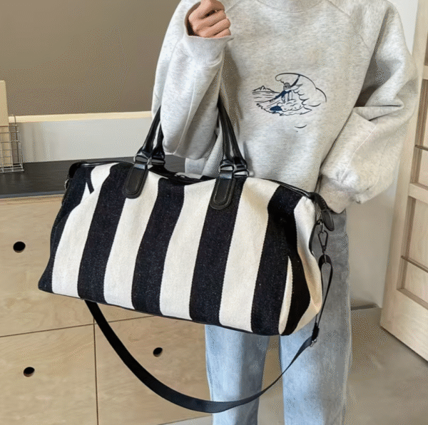 Screenshot 2025-10-31 at 19.27.46 Zebra Casual Vertical Stripe Travel Bag